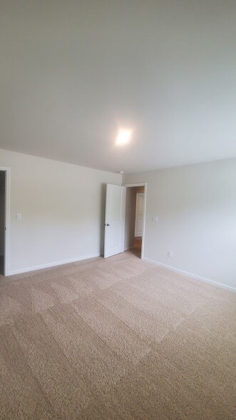 Building Photo - 4692 Mt Hope Dr