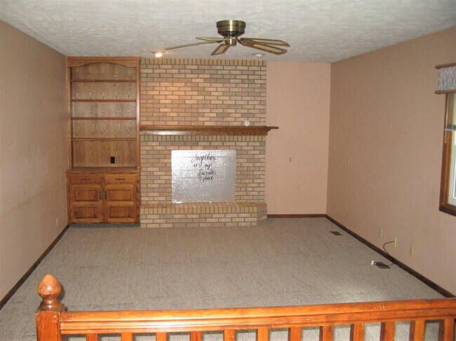 Building Photo - 303 Pierce St