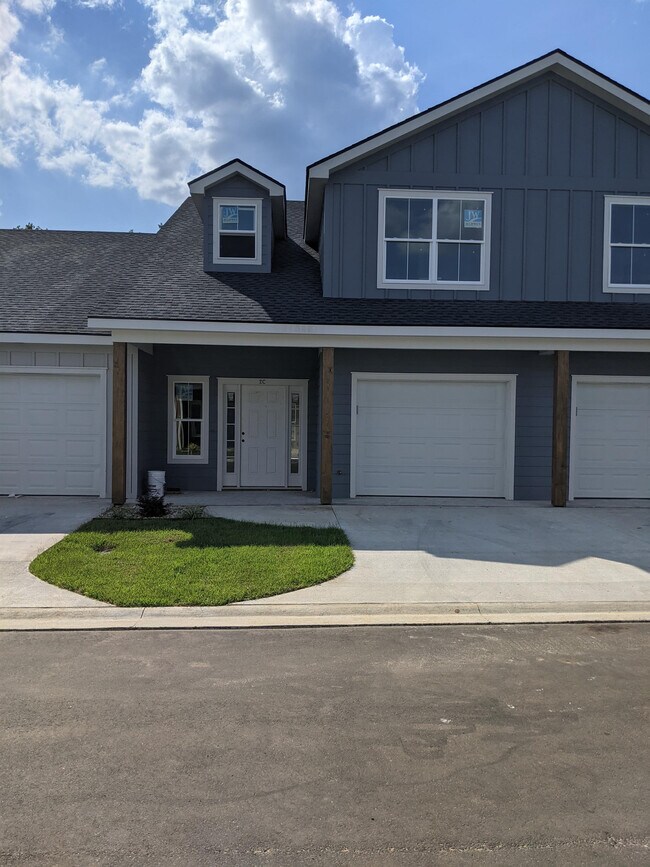 Building Photo - 221 Mose Coleman Dr