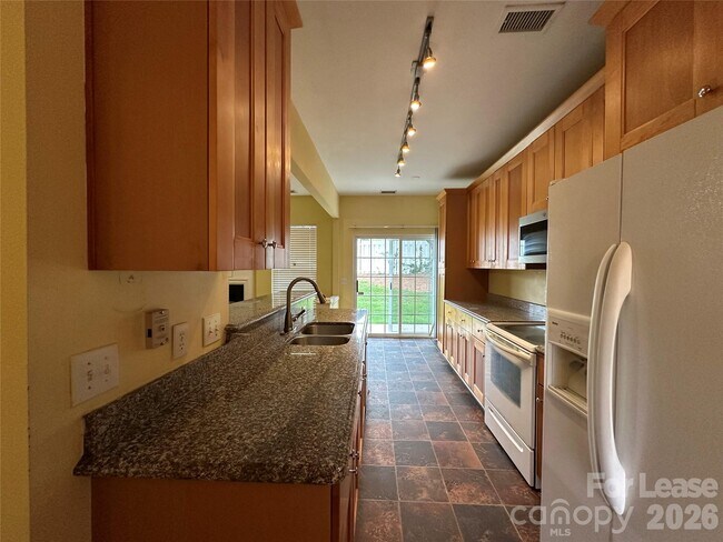 Building Photo - 6954 Beverly Springs Dr
