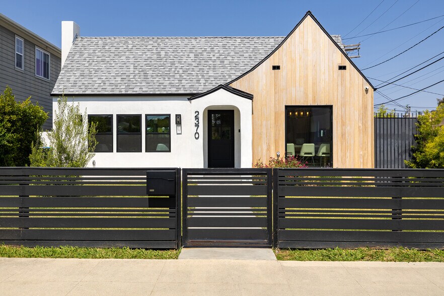 Building Photo - 2370 Kelton Ave