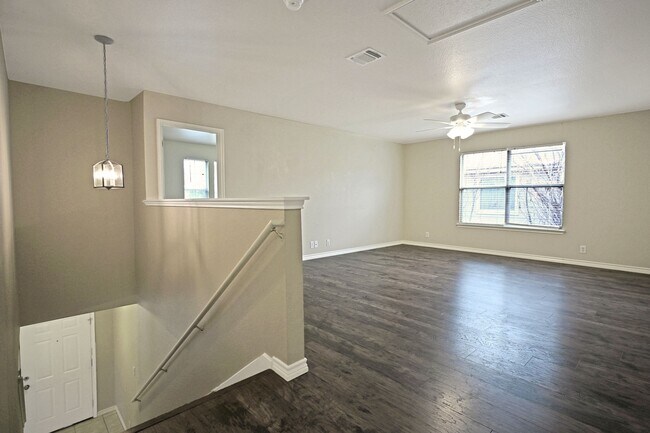 Building Photo - 1610 Elizabeth Ct