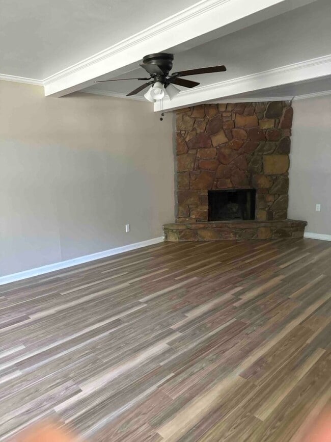 Building Photo - Desoto - 3 Bedroom -2.5 Bath