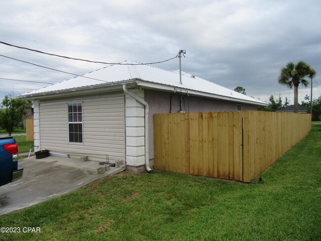 Building Photo - 6201 Ivy Rd