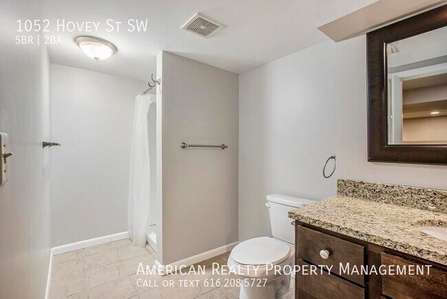 Building Photo - 1052 Hovey St SW