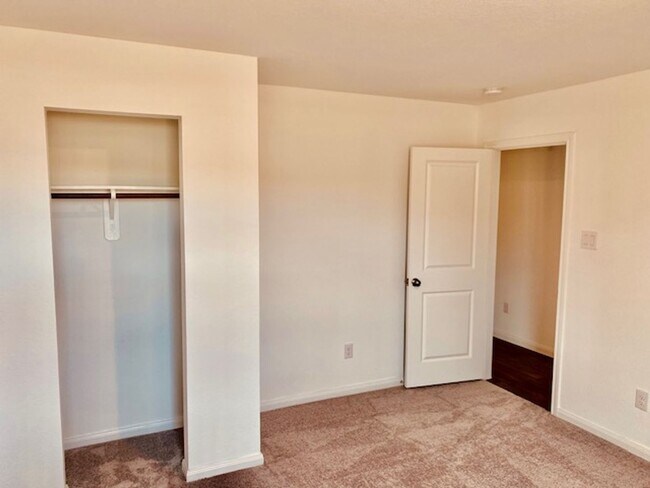 Building Photo - Beautiful Brand New 3 bedroom 2 bath lease...