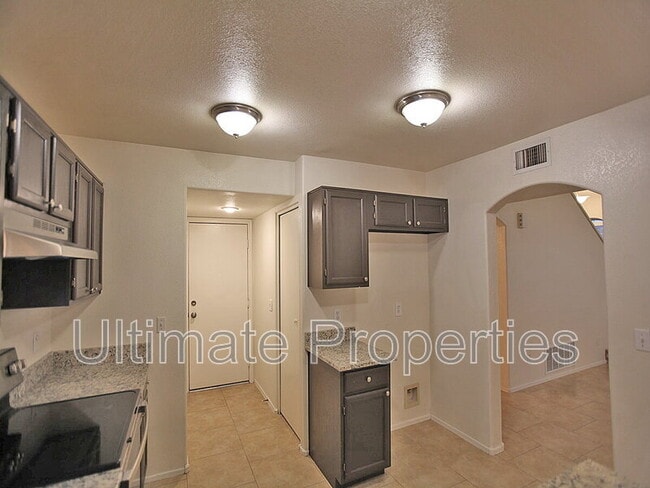 Building Photo - 15212 N 90th Ave