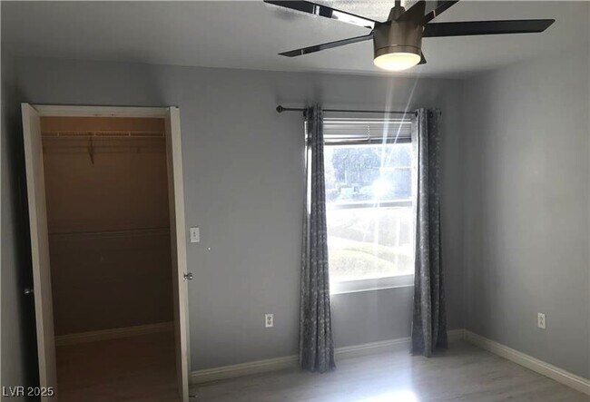 Building Photo - 555 E Silverado Ranch Blvd