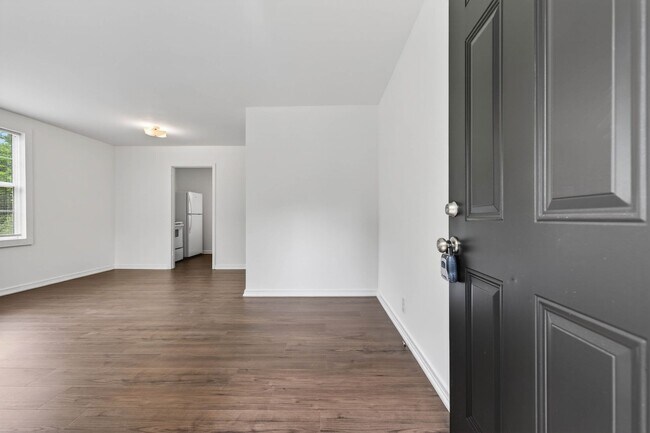 Building Photo - 101 Valley View Cir