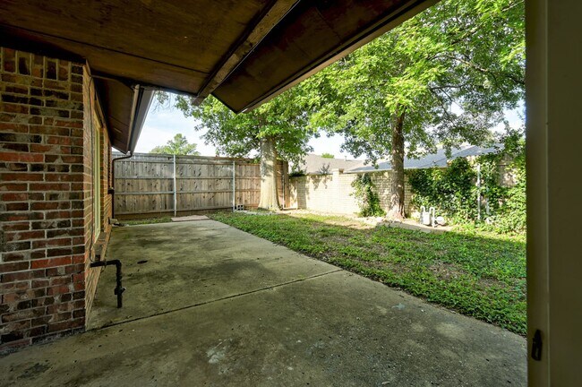 Building Photo - 3619 Chatham Ct