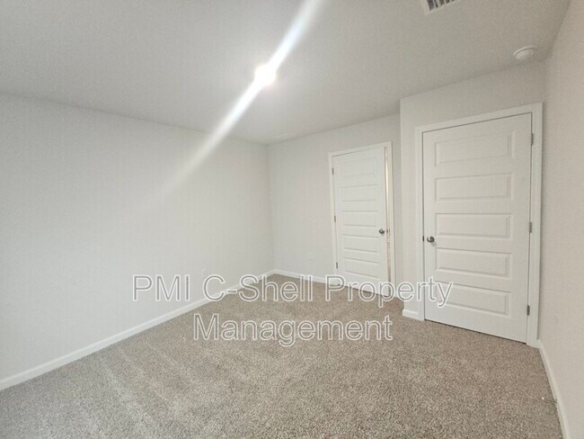 Building Photo - 3456 Fallschase Blvd