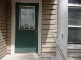 Building Photo - 908 Mechanic St