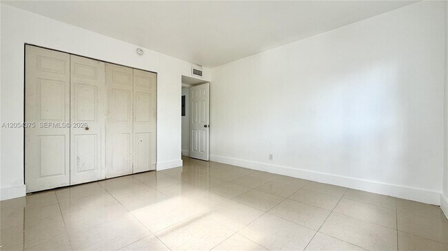 Building Photo - 1548 SW 5th Pl