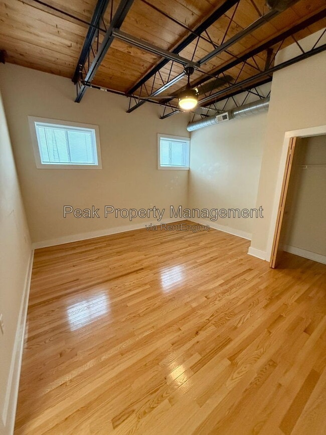 Building Photo - 2709 W Broad St
