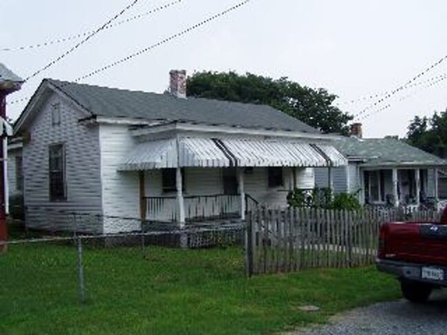 Primary Photo - One Level House with Covered Front Porch