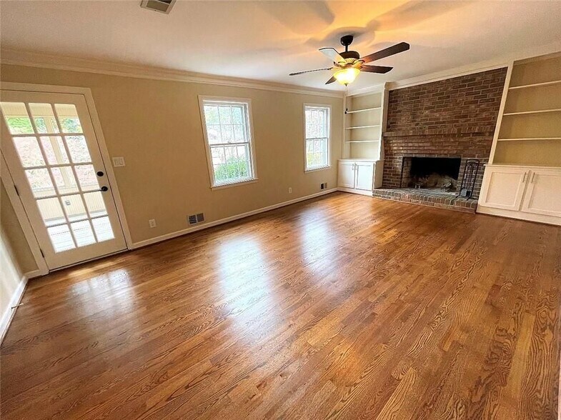 Building Photo - 1150 Falstaff Dr