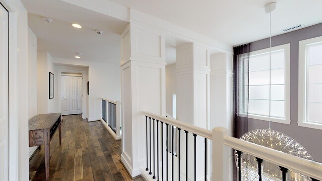 Building Photo - Issaquah highlands 5 bedroom plus Den and 5.5 bathroom newer home with a lot of amenities!!!  A m...