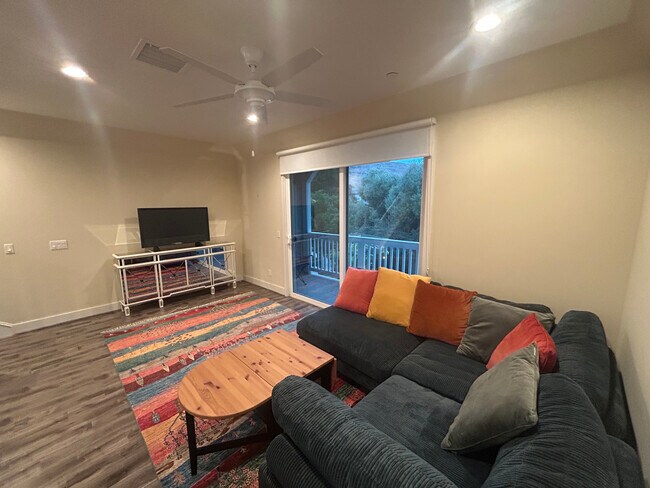 Building Photo - 3211 Fennel Ln