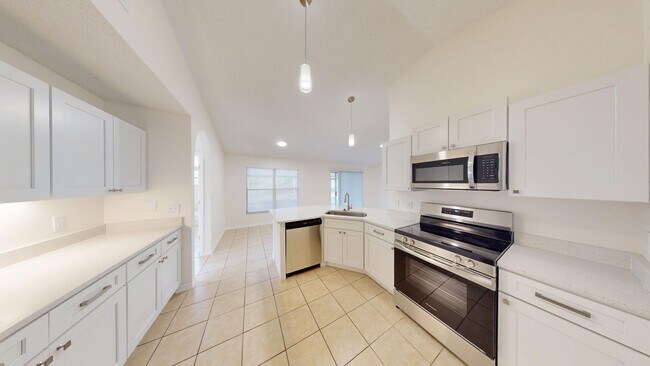 Building Photo - 4Br/ 2Bath Home In Clermont - Available Now!