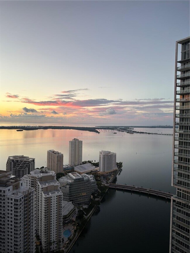 Building Photo - 465 Brickell Ave