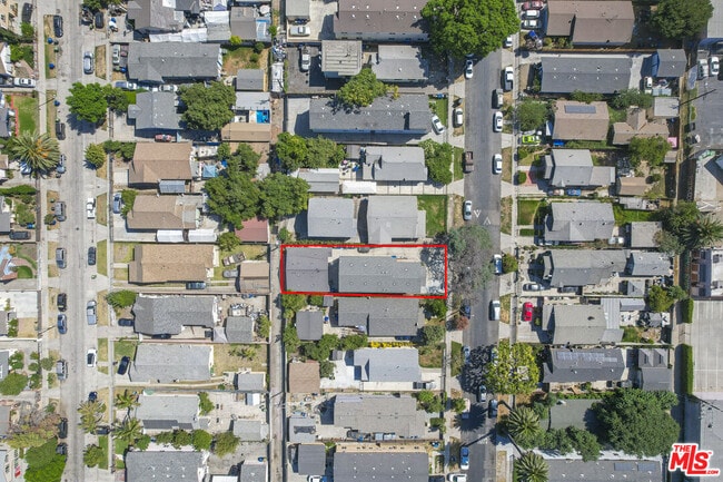 Building Photo - 231 E 85th St