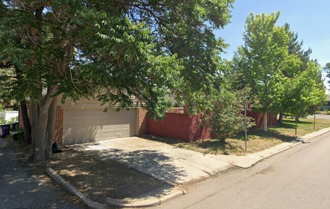 Building Photo - 2801 Steele St