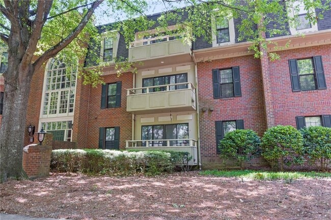 Building Photo - 25108 Plantation Dr NE