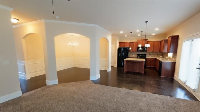 Building Photo - 690 Collingsworth Ln NE