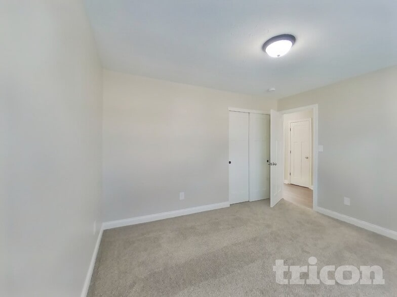 Building Photo - 3345 Deerbrook Dr