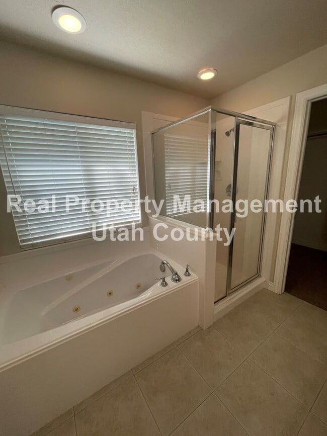 Building Photo - 2861 Fox Hunters Loop