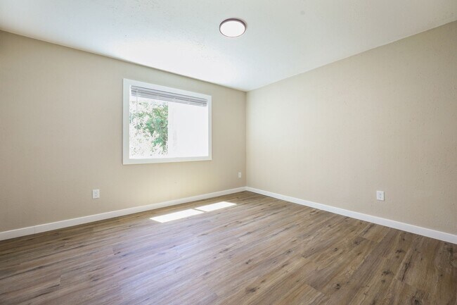 Building Photo - 2829 SE 90th Pl