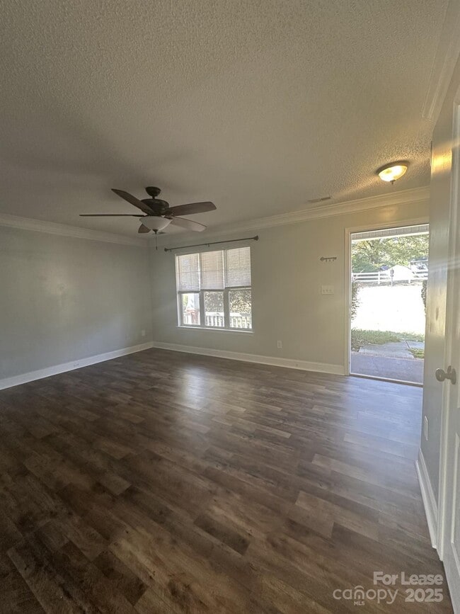 Building Photo - 853 Matthews School Rd