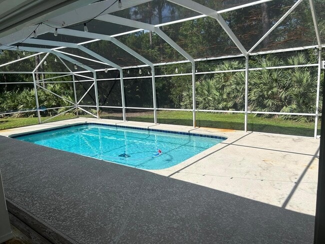 Building Photo - 8526 SW Westwood Ln