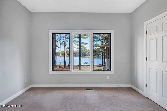 Building Photo - 11 Whisper Lake Dr