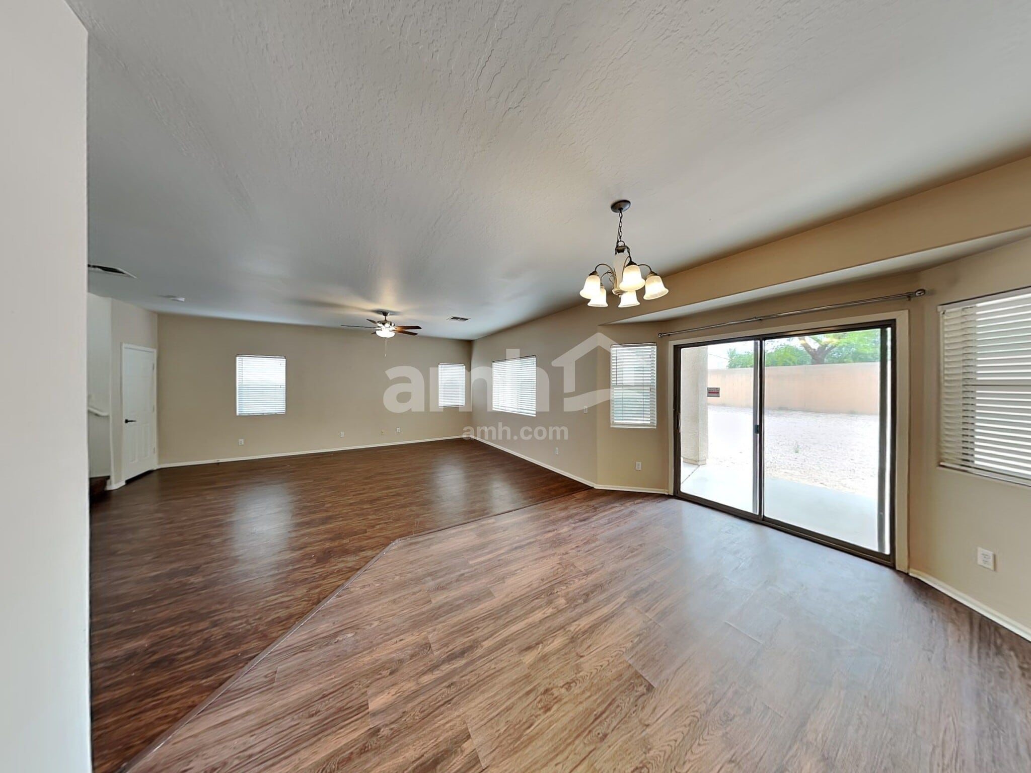 Building Photo - 1509 S 123rd Dr