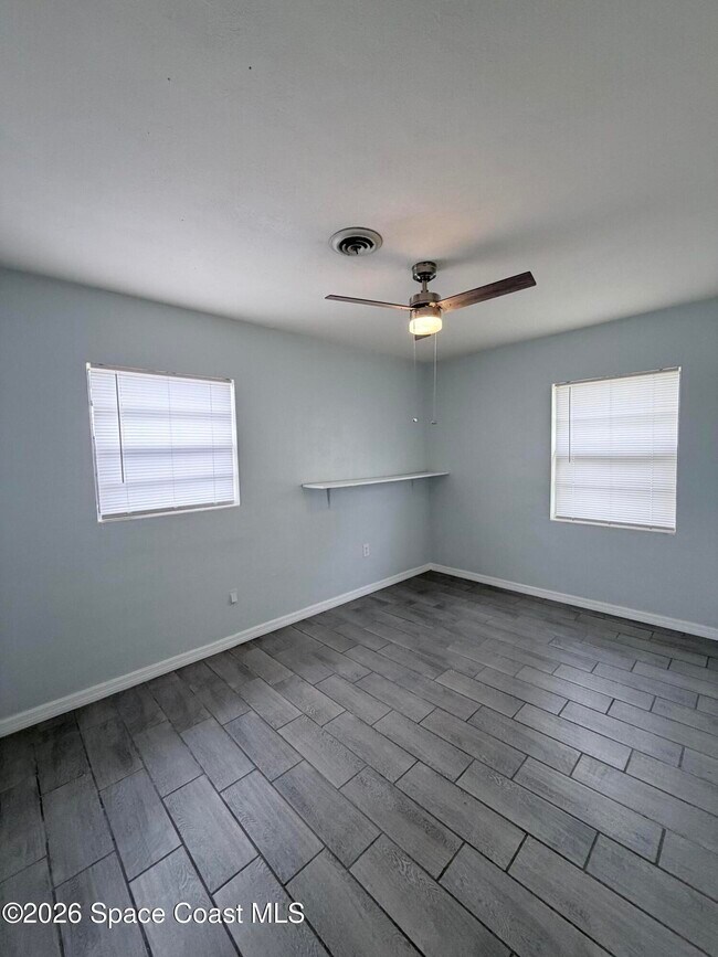 Building Photo - 1717 La Marche Dr