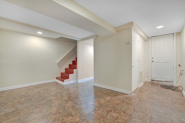 Building Photo - 618 Columbia Rd NW