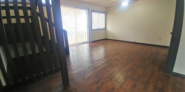Building Photo - 1218 Holik Dr