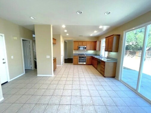 Building Photo - 29784 Cheshire Ct