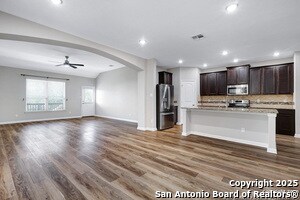 Building Photo - 3427 Silver Set
