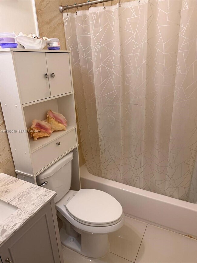 Building Photo - 2835 SW 37th Ct