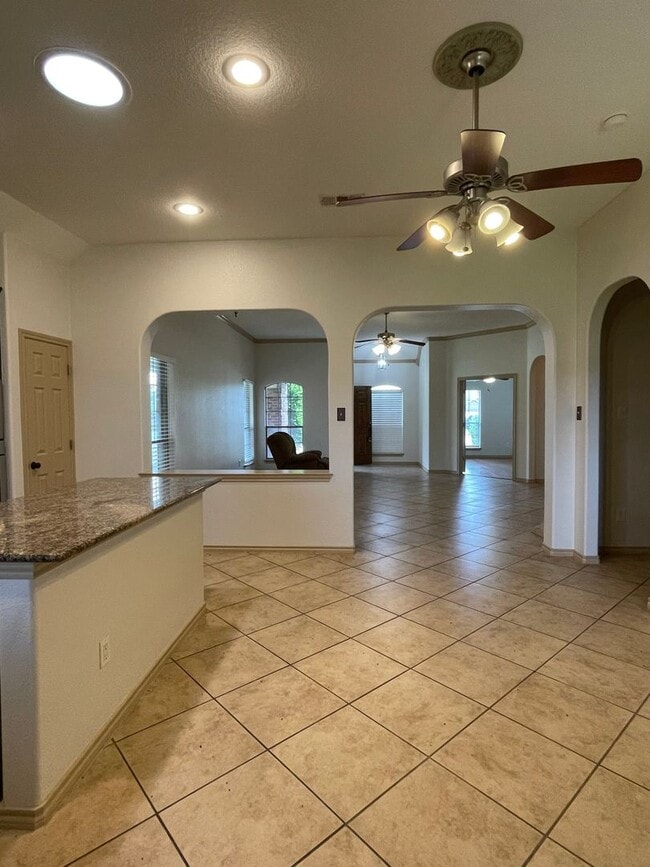 Building Photo - Beautiful Tehama Ridge Home in Cul-de-sac with Park!