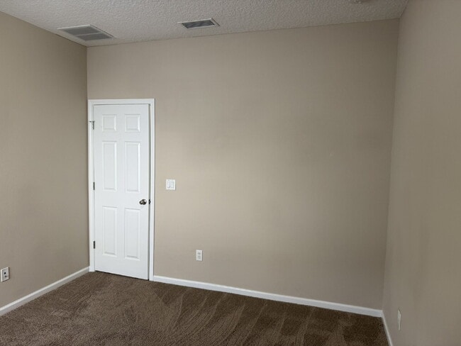 Building Photo - For Rent