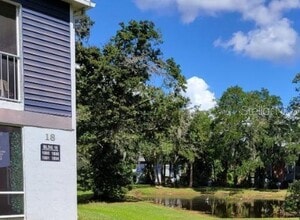 Building Photo - 1808 Northlake Dr