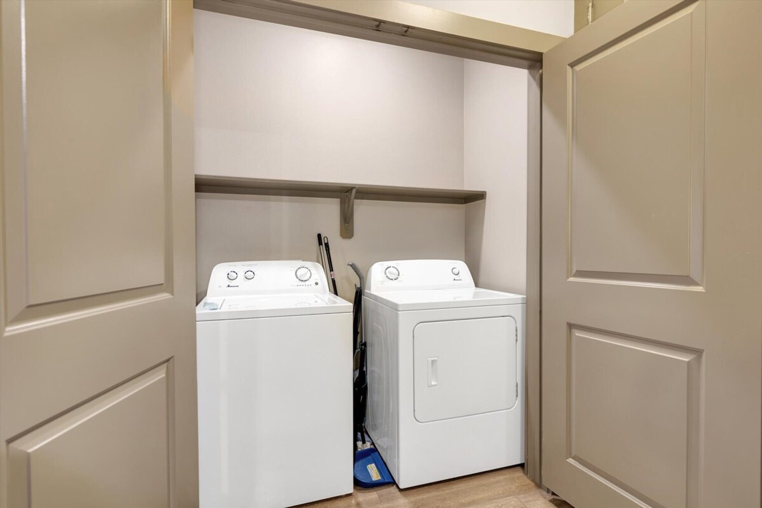 Building Photo - 7224 Staffordshire Blvd