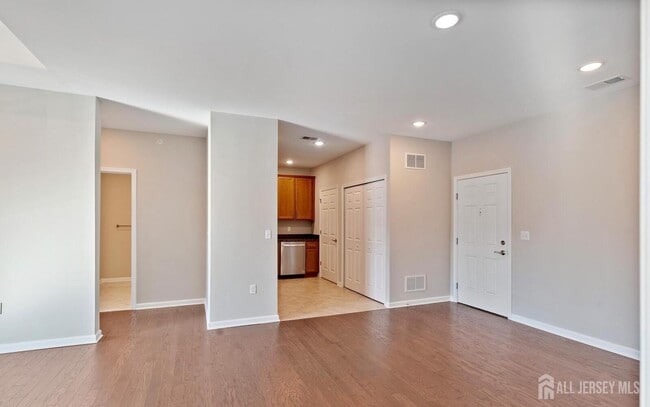 Building Photo - 944 Halifax Pl