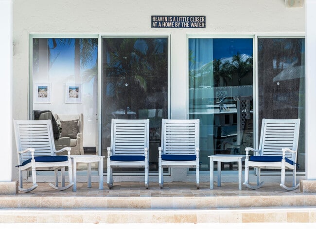 Building Photo - 3001 Jasmine Ct