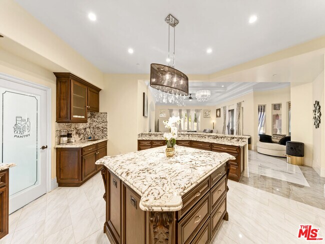 Building Photo - 14420 Merlot Ct
