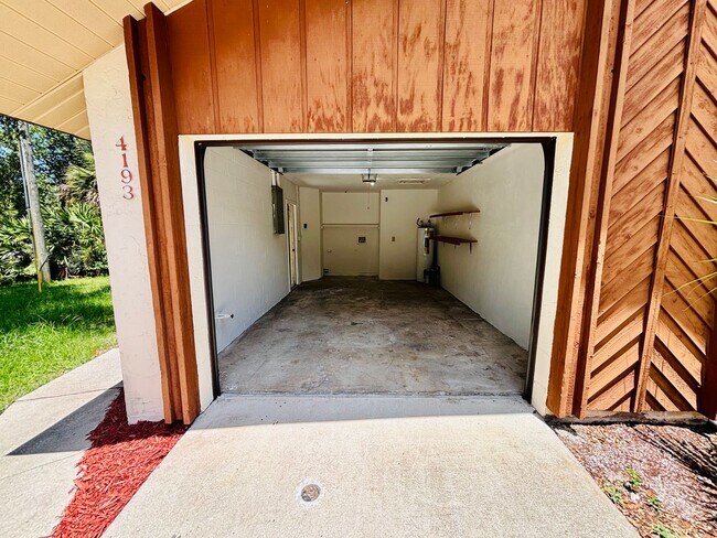 Building Photo - 2 Bedroom 2 Bath in Port Orange Available NOW