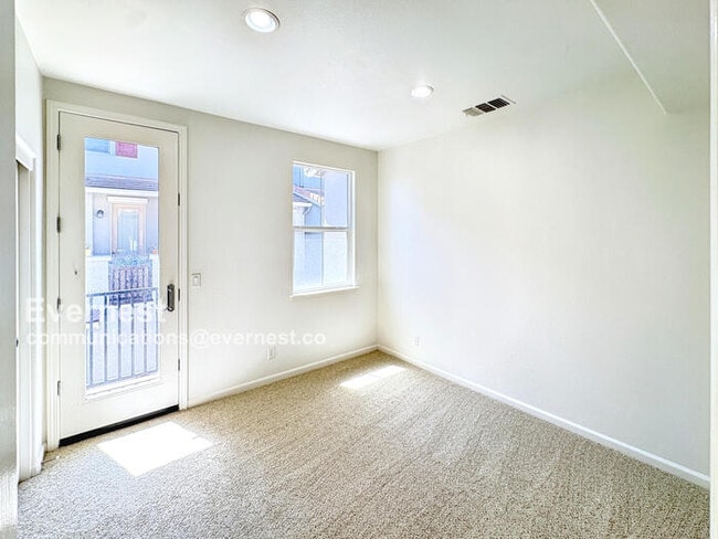 Building Photo - 69 Ede Ln